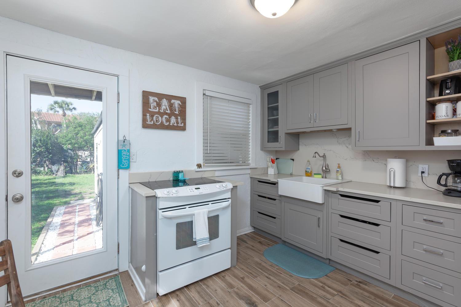 Seas The Day - 4 Blocks To The Beach, Restaurant, And Bar District - Great Deck And Outdoor Space!! Jacksonville Beach Exterior photo